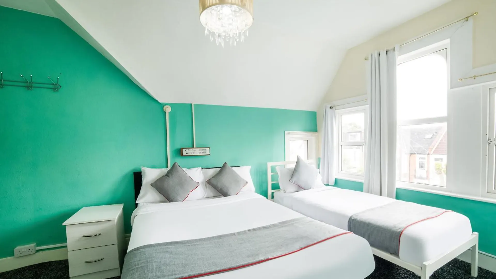 Devine Beach Hotel, Westcliff Southend-On-Sea