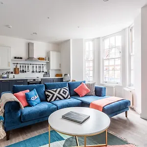  Apartment Shape Of Water - 2 Bed