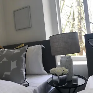  Apartment Ir
