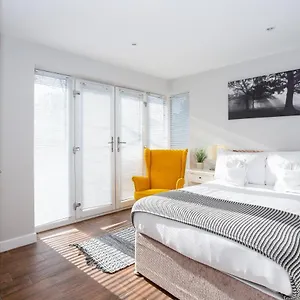  Apartment Southshore